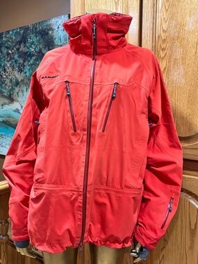 Mammut Men's Stoney HS Hooded Ski Jacket, Bright Red Performance Softshell.